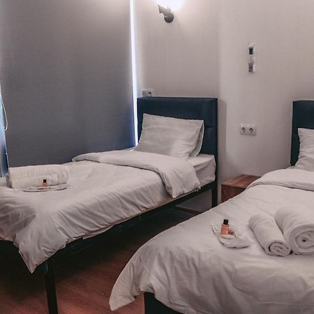 Apple Cozy Hotel Tiflis Exterior foto